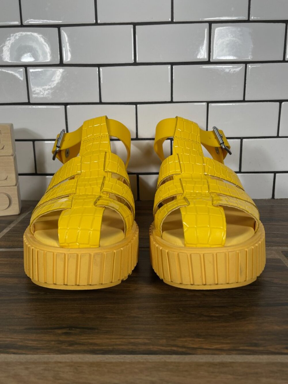 Sorel Ona Streetworks Fisherman Mid Sandal Shoes Womens Sz 9 Yellow Ray Leather - Picture 2 of 12